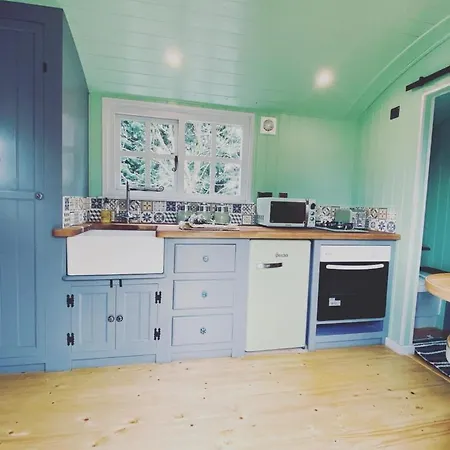 Jasmine The Shepherd Hut Woodhall Spa Exterior photo