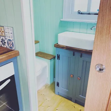 Jasmine The Shepherd Hut Woodhall Spa Exterior photo