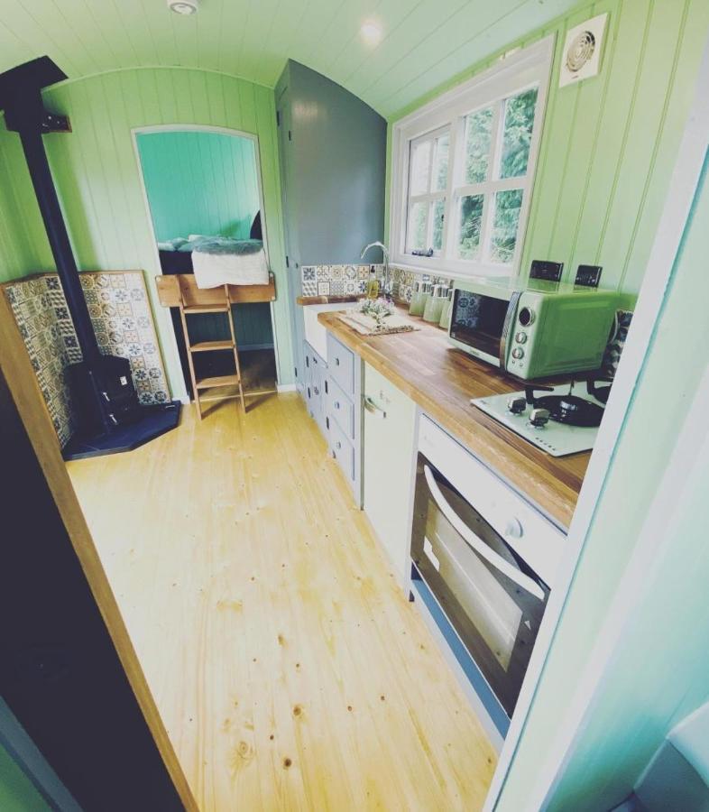 Campsite Jasmine The Shepherd Hut Woodhall Spa